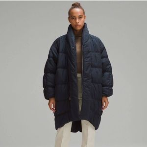 NWT Lululemon lab Insulated Cocoon Coat, Classic Navy, Size S, SOLD OUT ONLINE